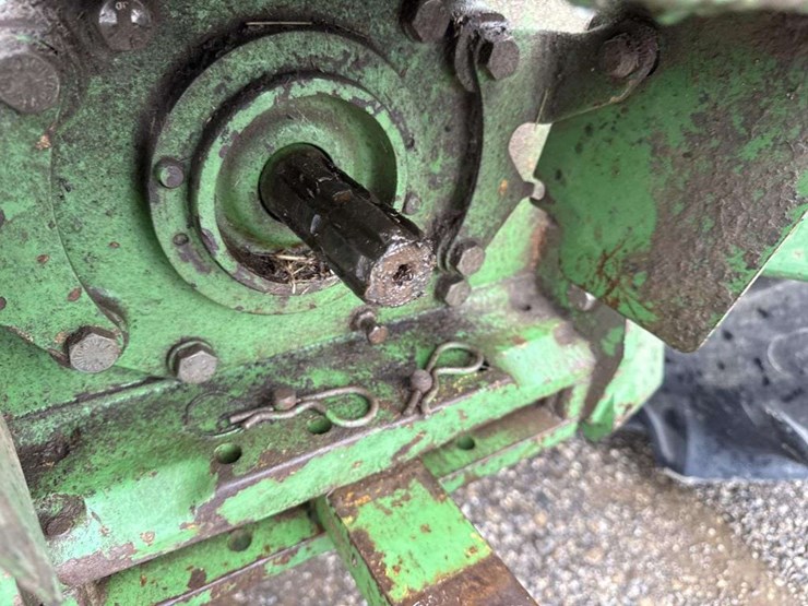john-deere-2350-image-15