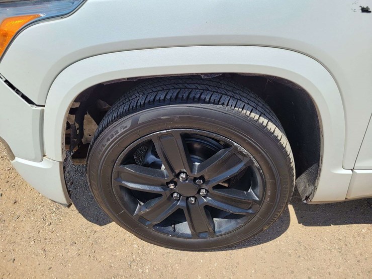 2018-gmc-acadia-denali-image-10