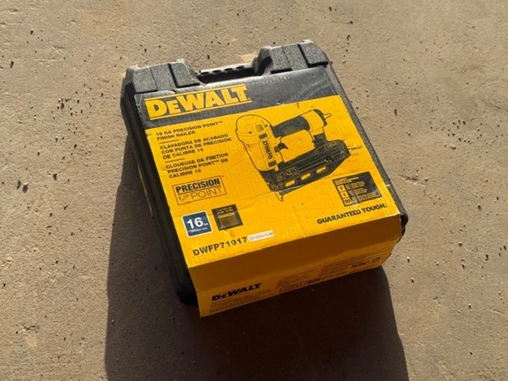 #2027-•-dewalt-16-gauge-finish-nailer-image-2