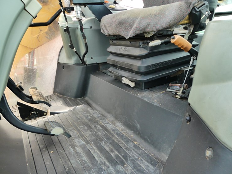 2014-massey-ferguson-5470-image-18