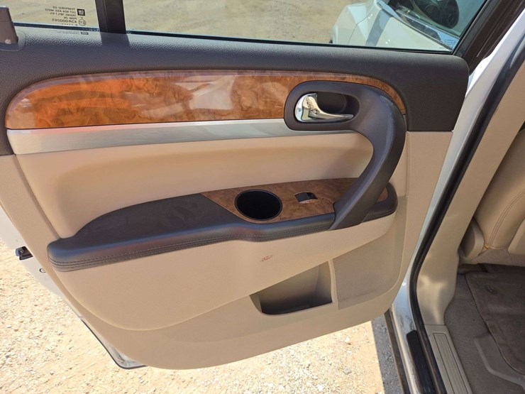 2011-buick-enclave-cxl-image-11