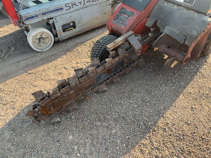 ditch-witch-1820-image-2