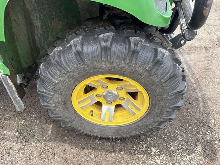 john-deere-gator-image-16