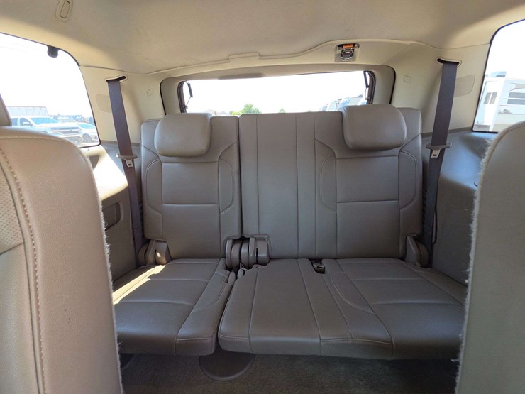 2018-chevrolet-tahoe-image-8