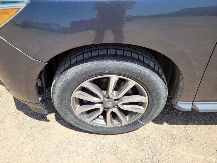 2013-nissan-pathfinder-image-9