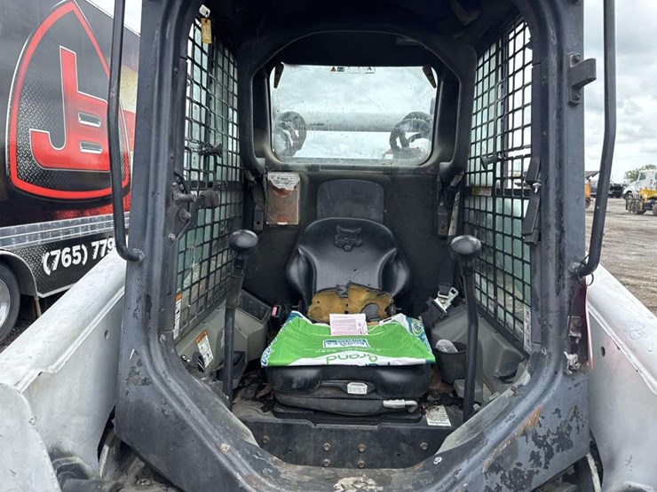 2012-bobcat-s750-image-9