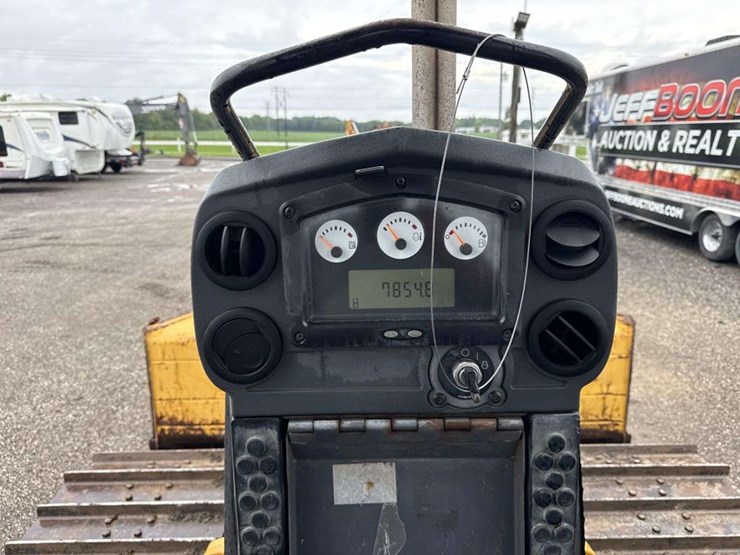 caterpillar-d5k-image-23