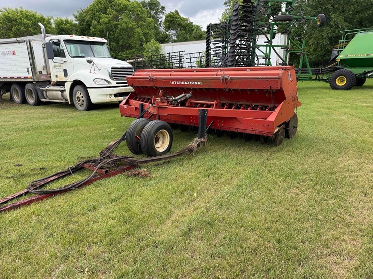 case-ih-6200-image-1