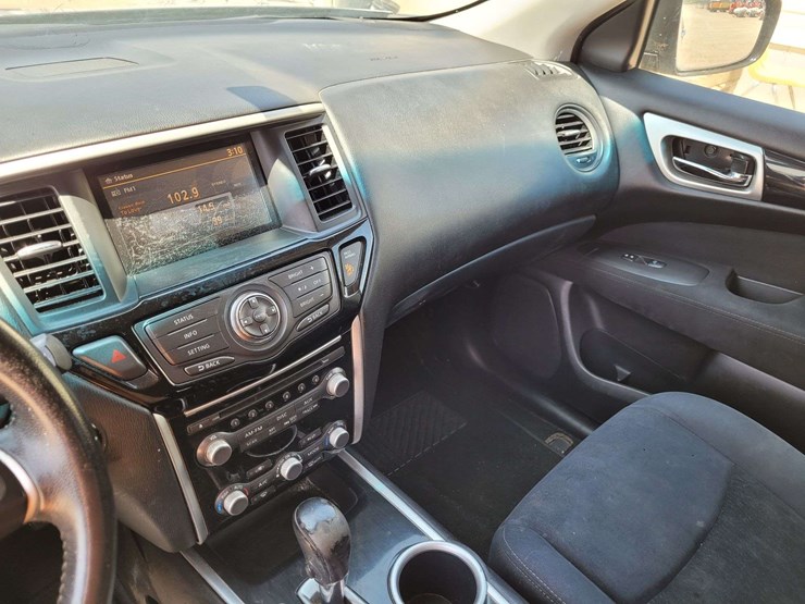 2013-nissan-pathfinder-image-15