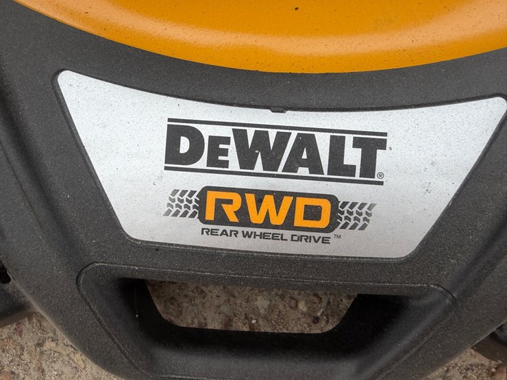 #2005-•-dewalt-rwd-push-mower-image-5