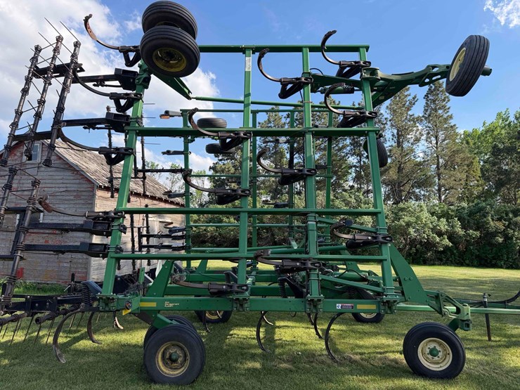 john-deere-chisel-plow-image-6