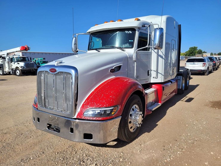 2014-peterbilt-386-image-1
