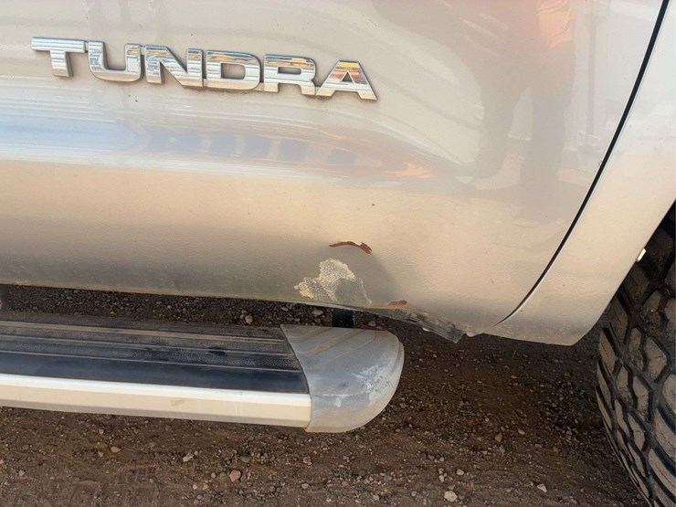 2010-toyota-tundra-image-11