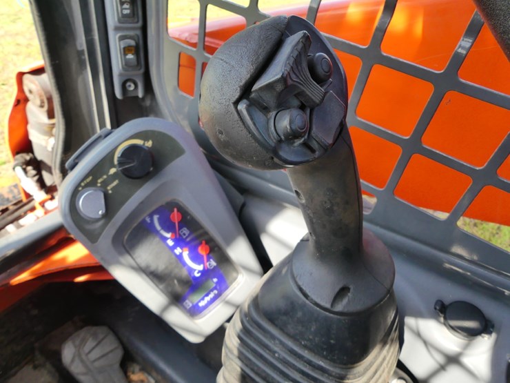 kubota-ssv75-image-15