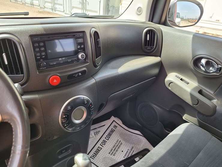 2010-nissan-cube-image-15