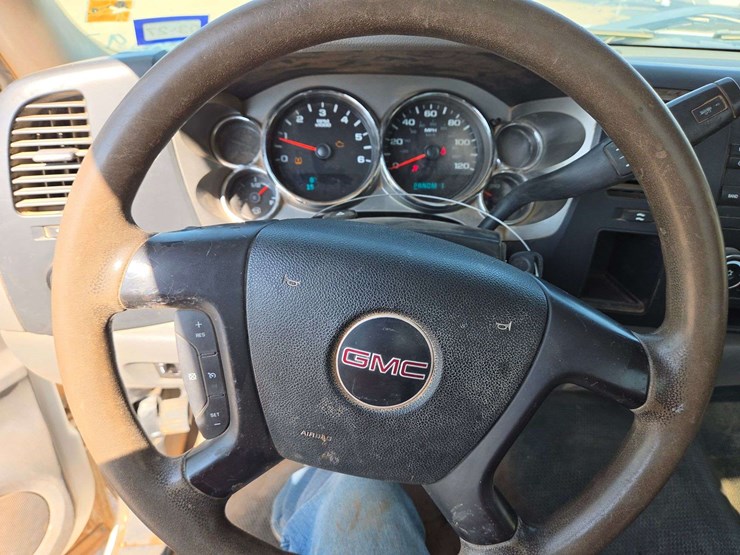 2009-gmc-sierra-2500hd-image-15