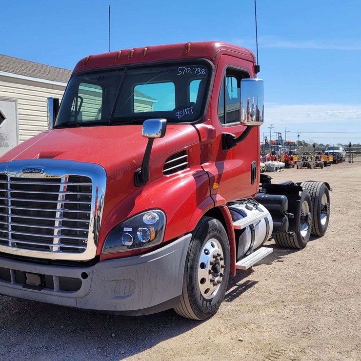 2019 FREIGHTLINER CASCADIA 113