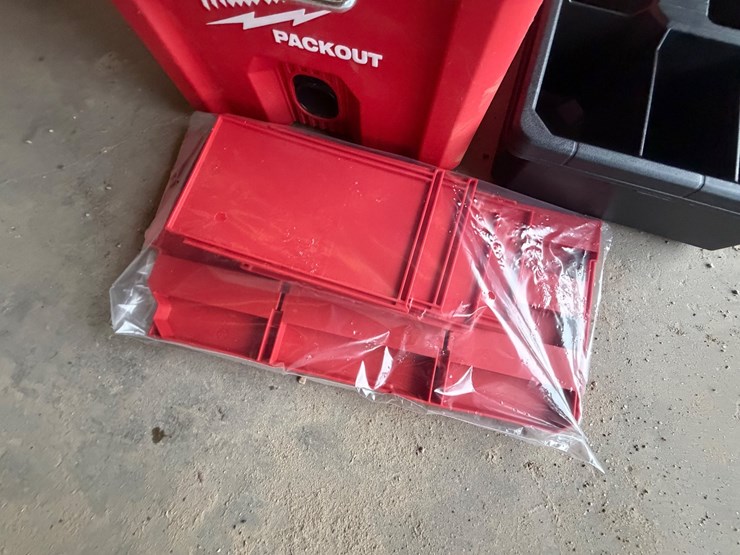 #2002-•-milwaukee-packout-image-11