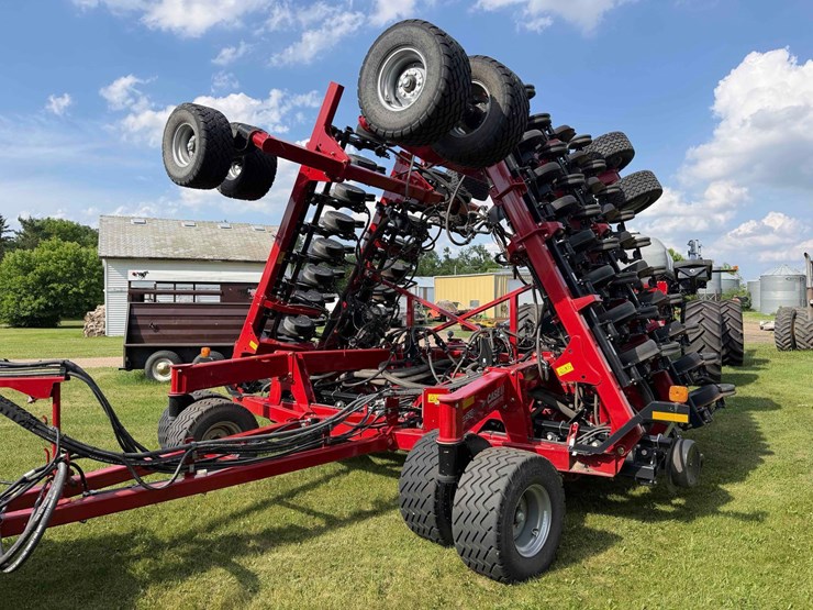 case-ih-550-image-1