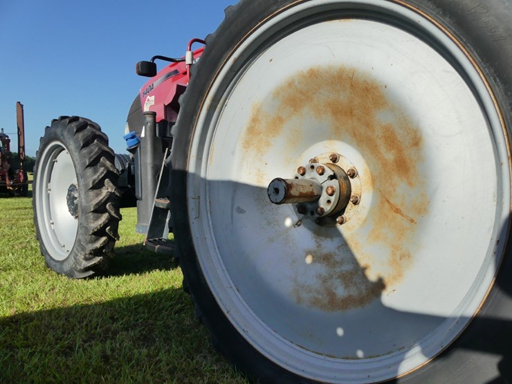 2017-case-ih-farmall-140a-image-8