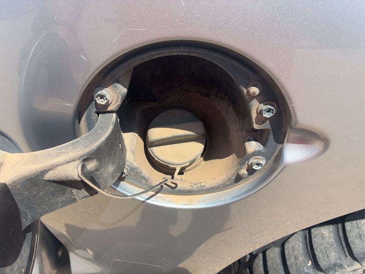 2010-toyota-tundra-image-18