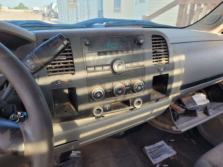 2013-gmc-sierra-1500-image-18