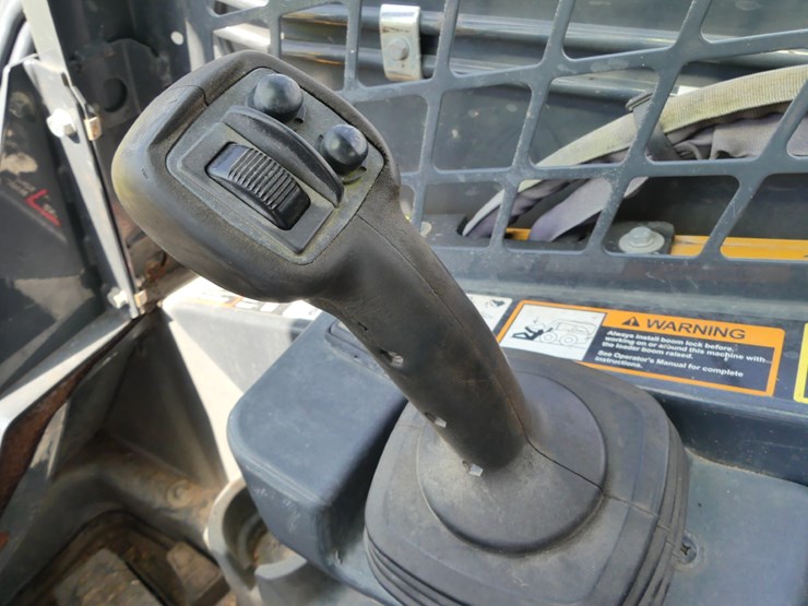 deere-325g-image-13