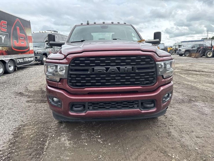 2022-ram-2500-big-horn-image-5