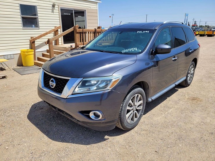 2013-nissan-pathfinder-image-1