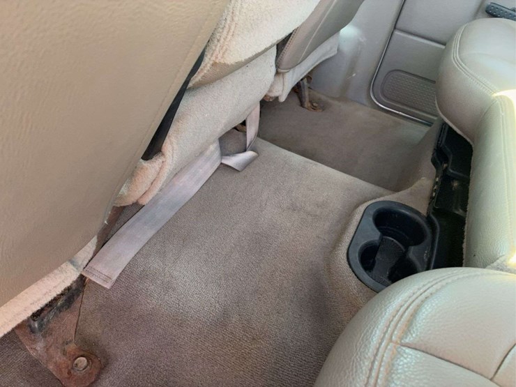 2004-dodge-ram-3500-image-26