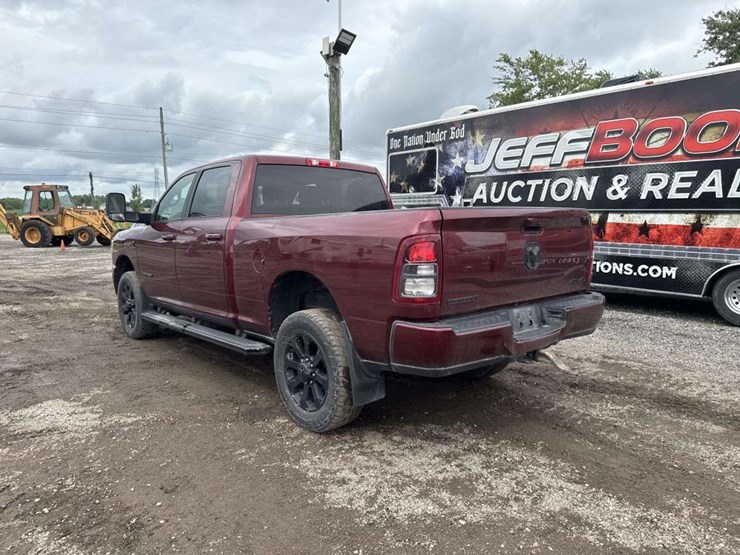 2022-ram-2500-big-horn-image-2