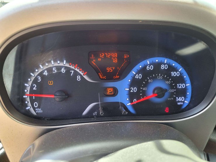 2010-nissan-cube-image-17