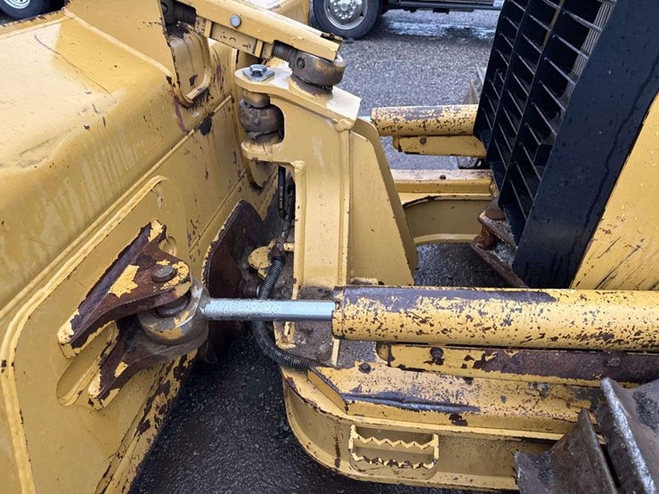 caterpillar-d5k-image-9