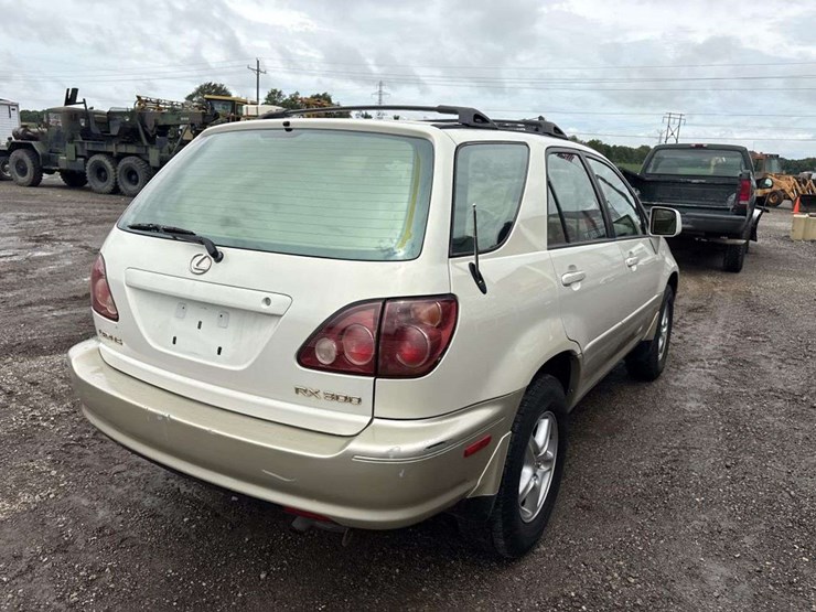 2000-lexus-rx300-image-3