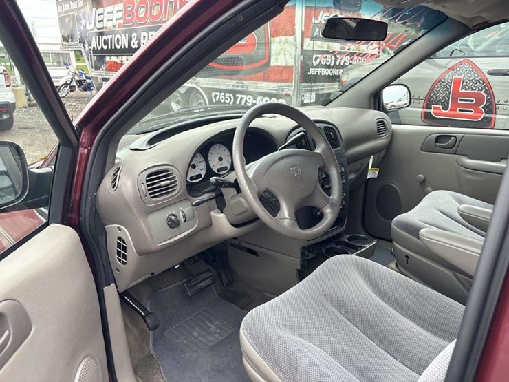 2001-dodge-grand-caravan-se-image-13