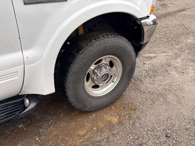 2001-ford-excursion-image-8