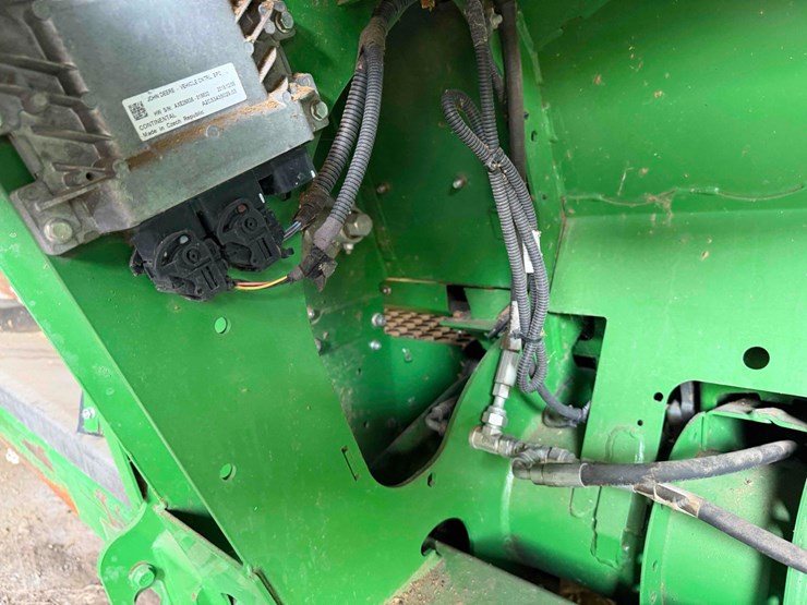john-deere-635f-image-13