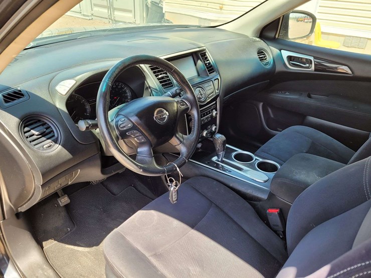 2013-nissan-pathfinder-image-14