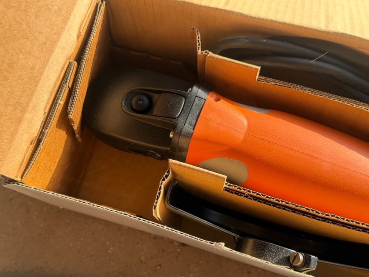 #2026-•-fein-6in-compact-corded-angle-grinder-image-5