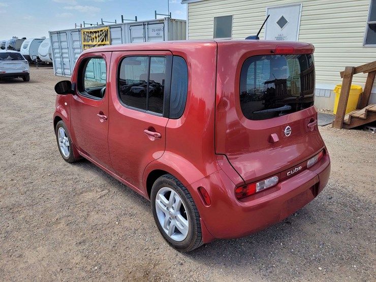 2010-nissan-cube-image-6