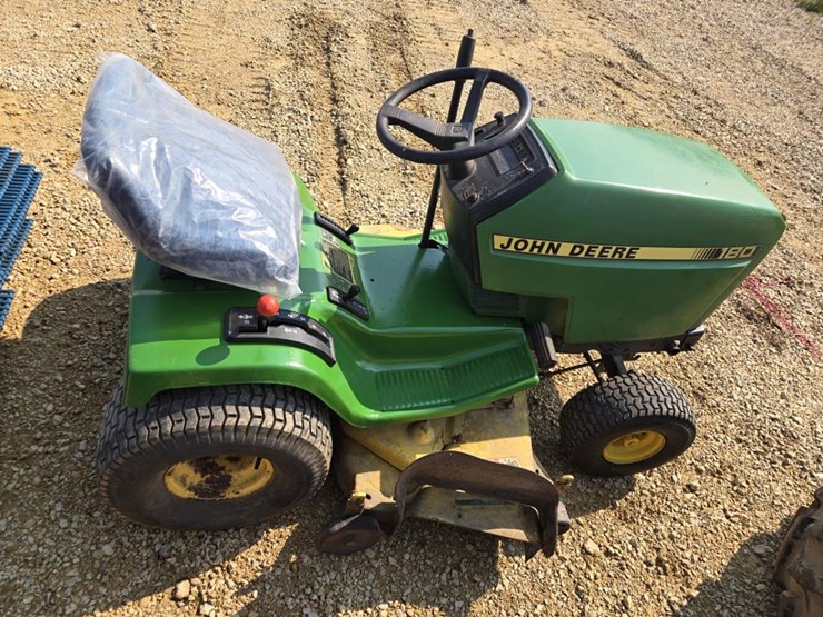 john-deere-180-image-4