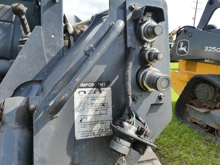 deere-325g-image-11