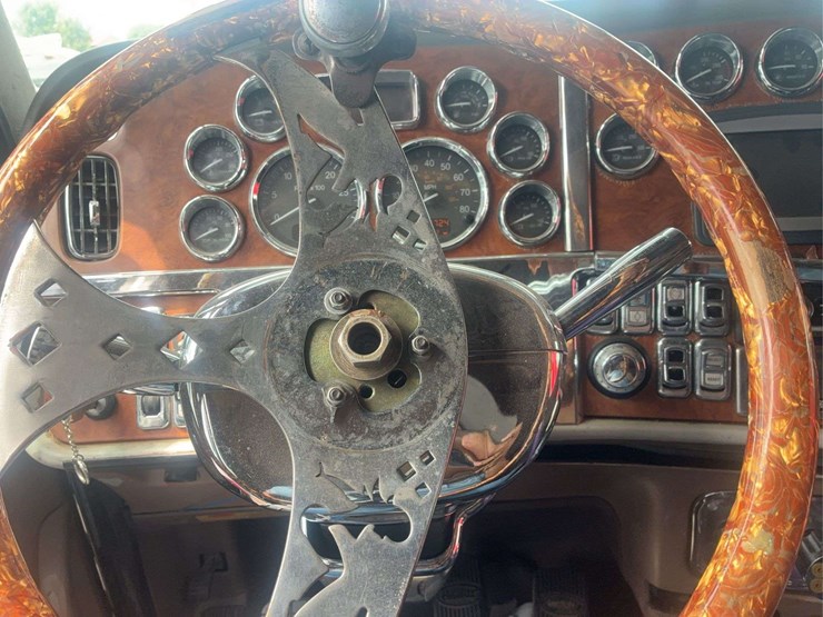2008-peterbilt-389-image-44