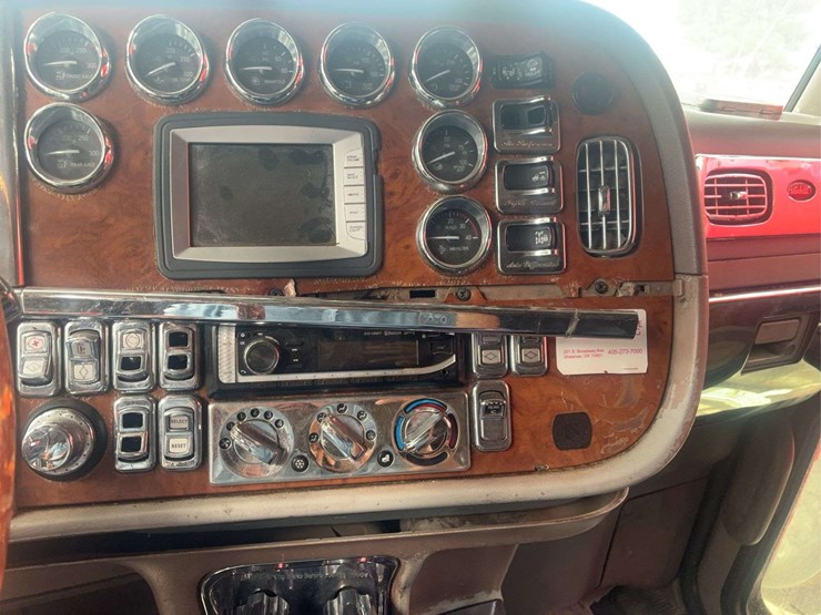 2008-peterbilt-389-image-43