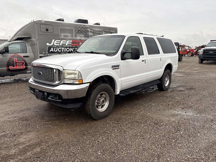 2001-ford-excursion-image-1
