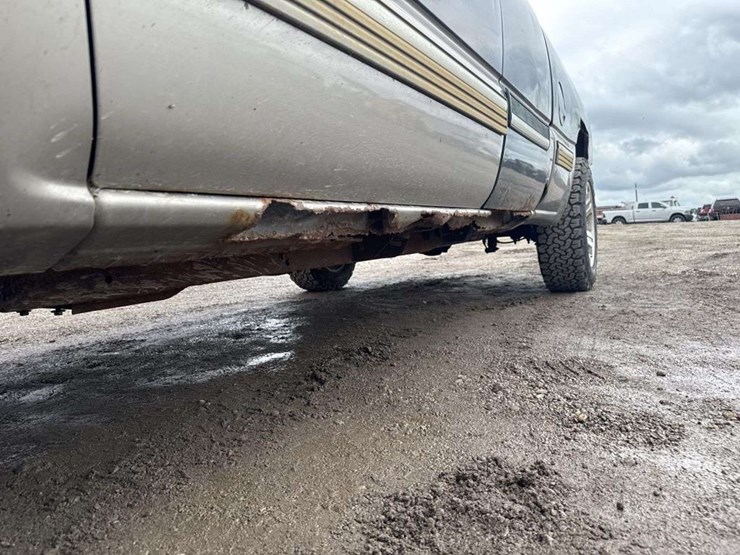 2002-chevrolet-silverado-1500-z71-image-9