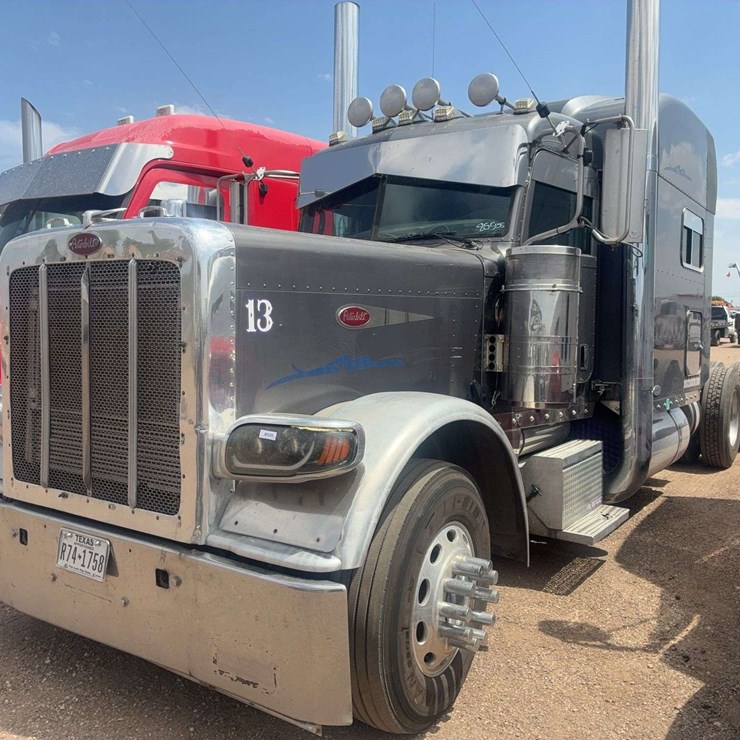 2008 PETERBILT 389