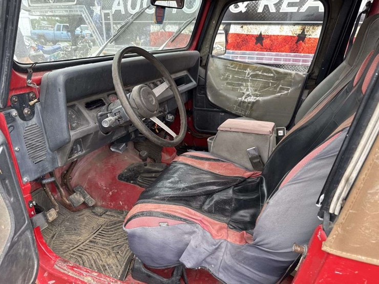 1995-jeep-wrangler-image-11