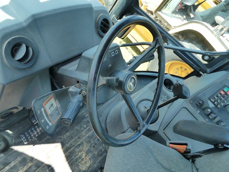 2020-deere-310sl-image-18