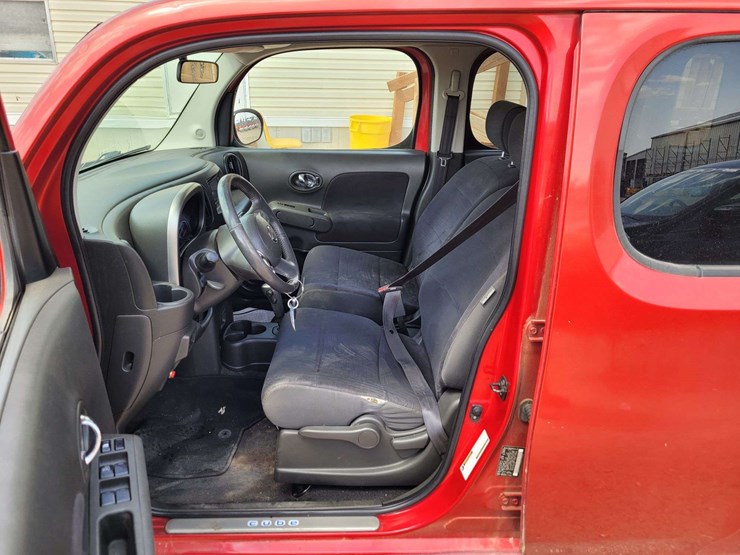 2010-nissan-cube-image-12